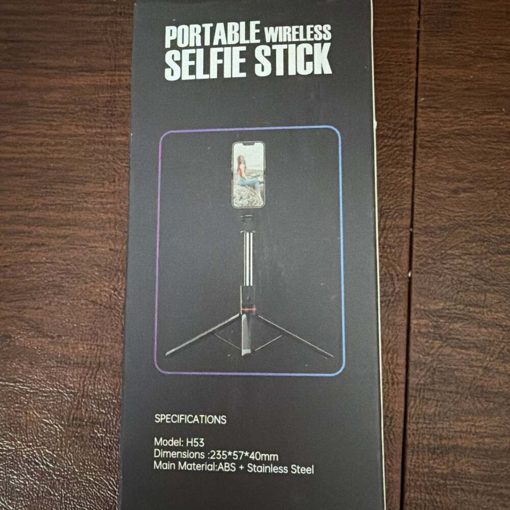 Portable Wireless Bluetooth Selfie Stick - Brand New in‎ Box - Picture 3 of 3